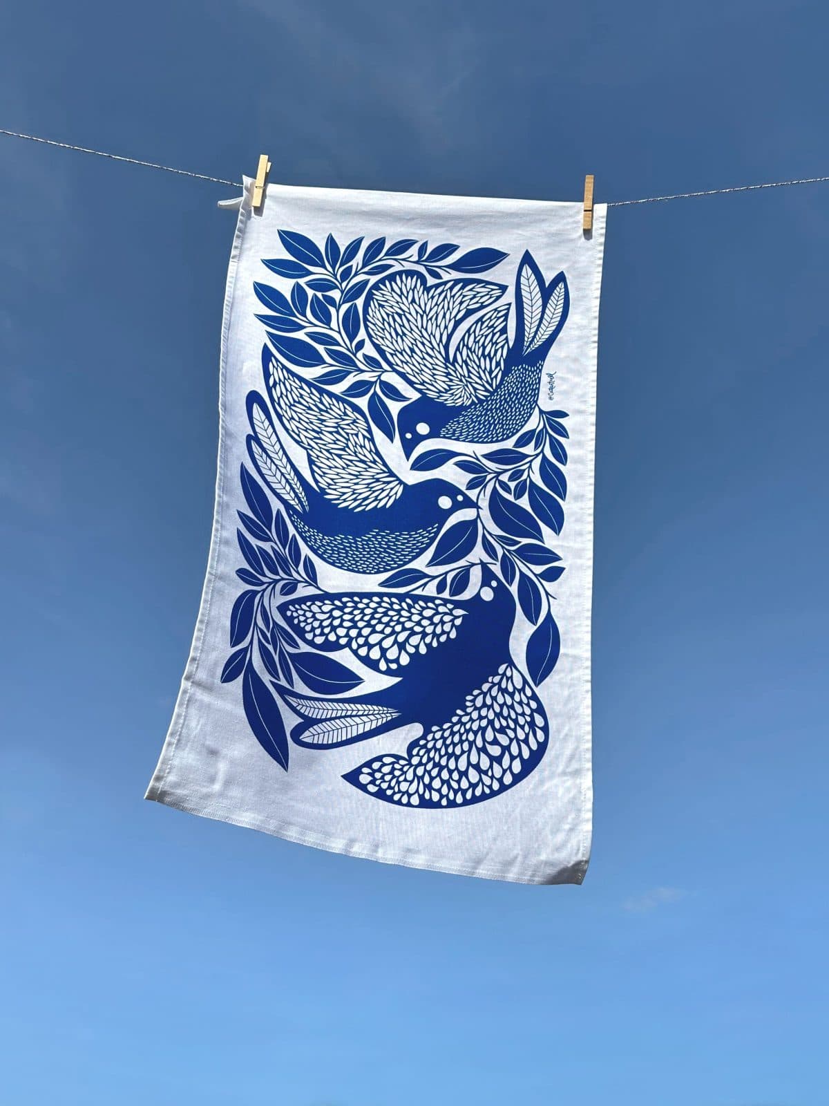 Tres Gracias Tea Towel Outdoors